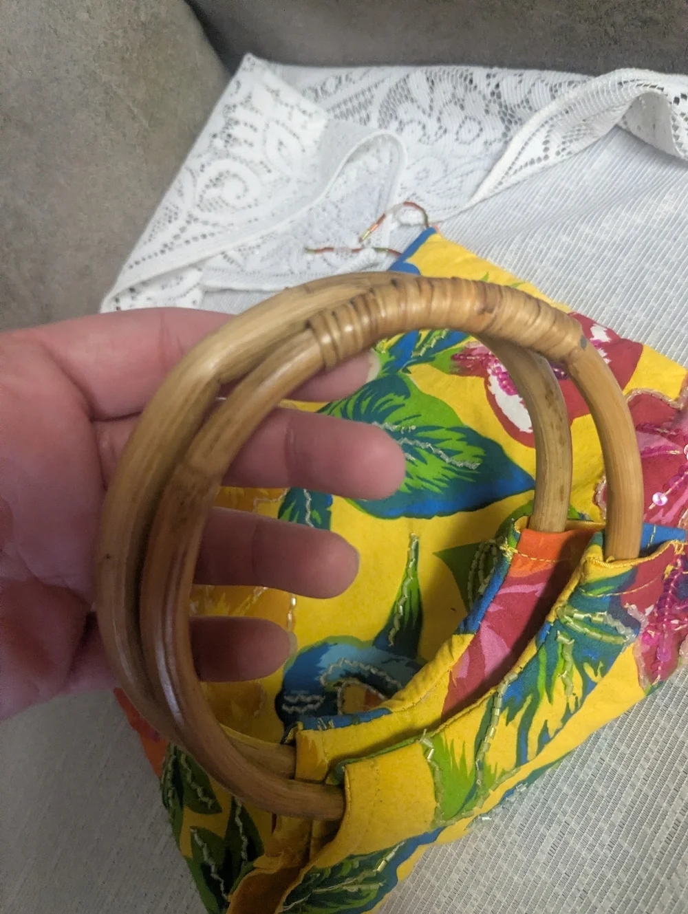 Vintage Yellow Beaded Handbag with Wood Handles | Retro Summer Seed Bead Satchel - Picture 4 of 4